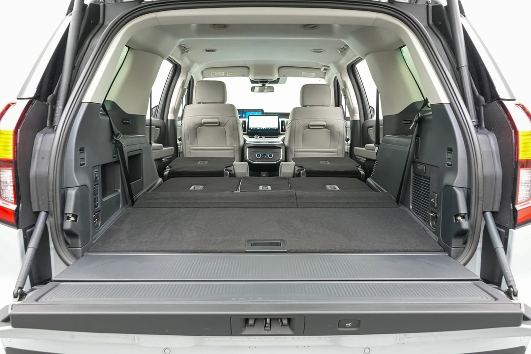 2026 Ford Expedition 5th Gen - Image 25 of 29