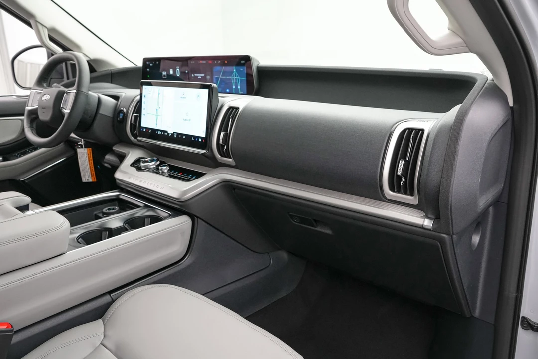 2026 Ford Expedition 5th Gen - Image 27 of 29