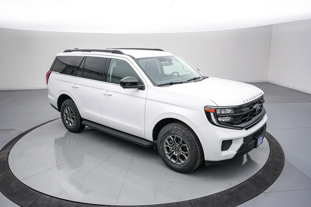 2026 Ford Expedition 5th Gen - Image 2 of 21