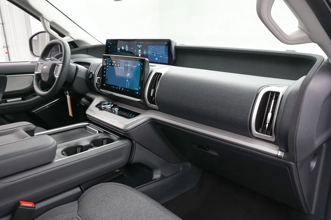 2026 Ford Expedition 5th Gen - Image 27 of 28