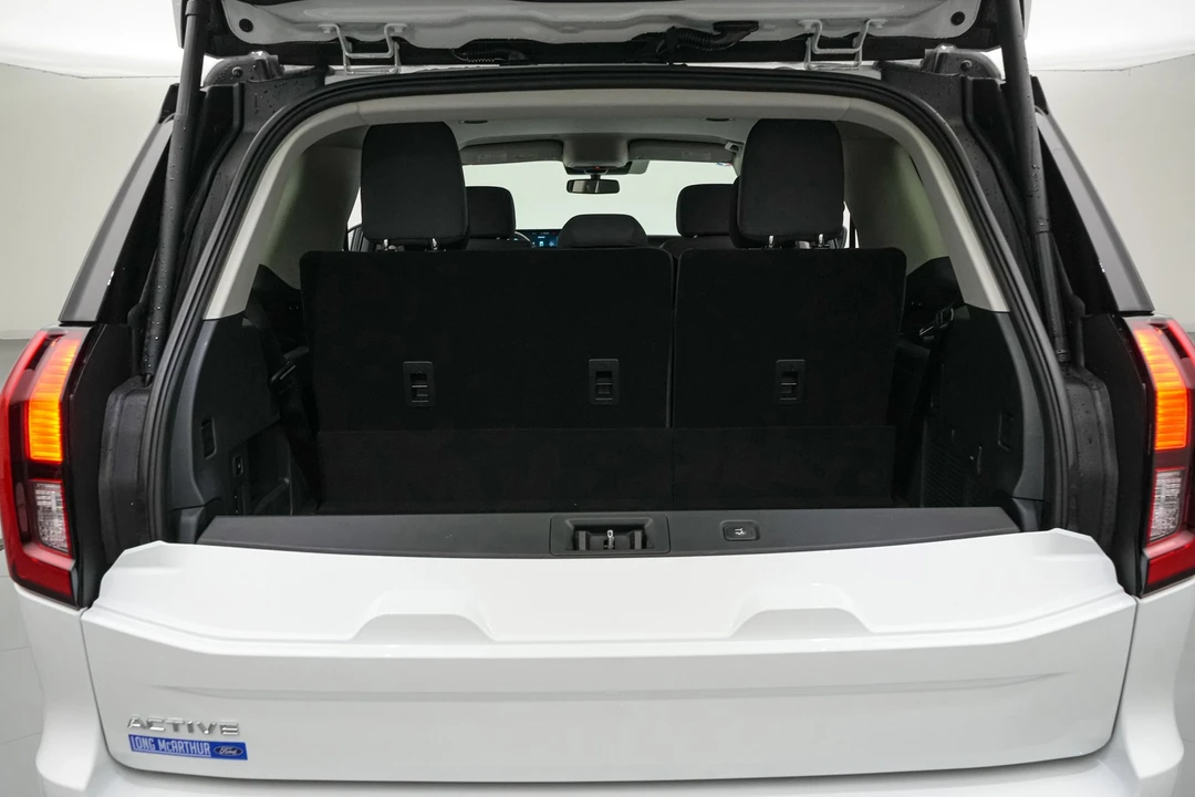 2026 Ford Expedition 5th Gen - Image 23 of 28