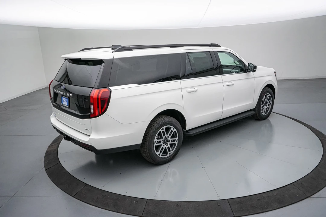 2026 Ford Expedition 5th Gen - Image 5 of 31