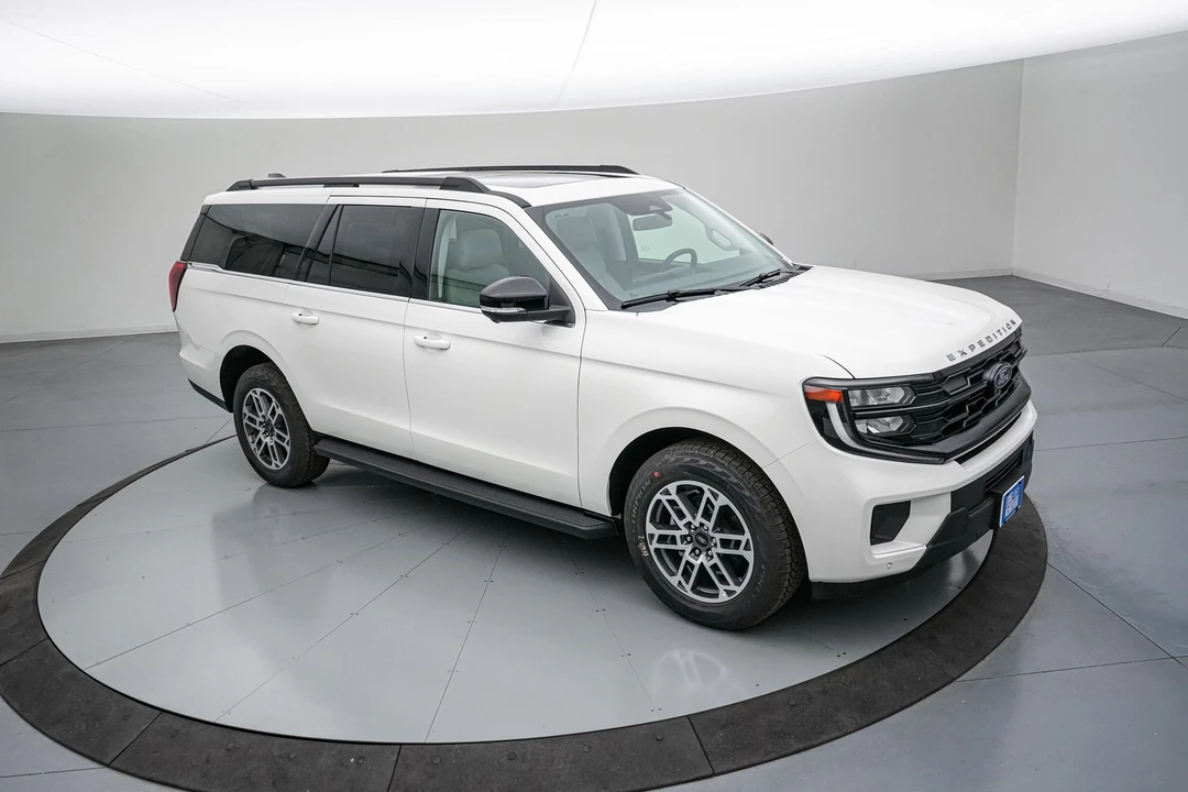 2026 Ford Expedition 5th Gen - Image 2 of 31