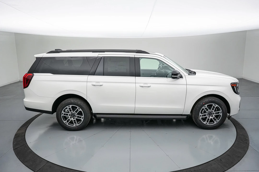 2026 Ford Expedition 5th Gen - Image 4 of 31