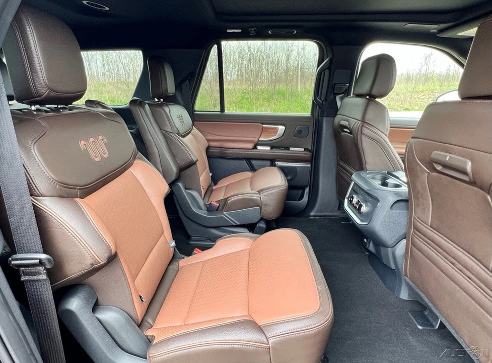 2026 Ford Expedition 5th Gen - Image 19 of 21