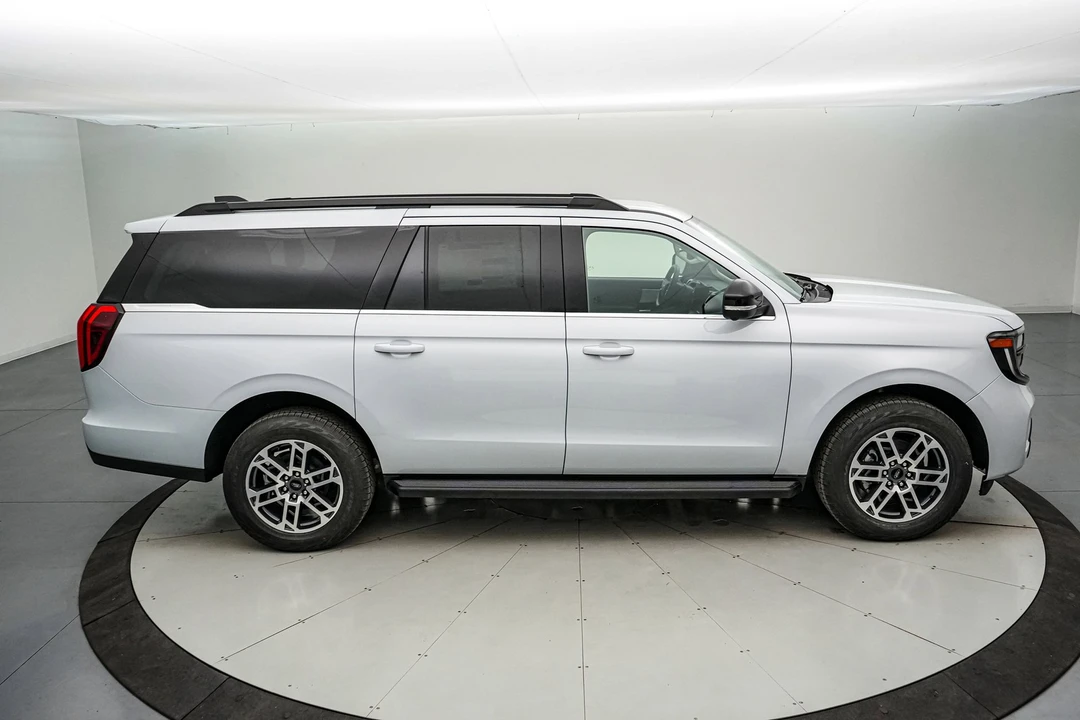 2026 Ford Expedition 5th Gen - Image 4 of 21