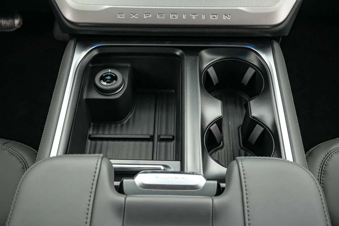 2026 Ford Expedition 5th Gen - Image 18 of 21