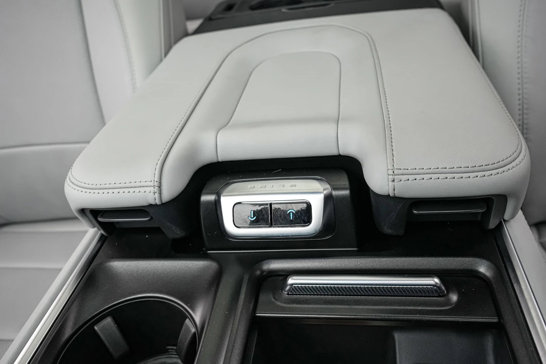 2026 Ford Expedition 5th Gen - Image 17 of 21