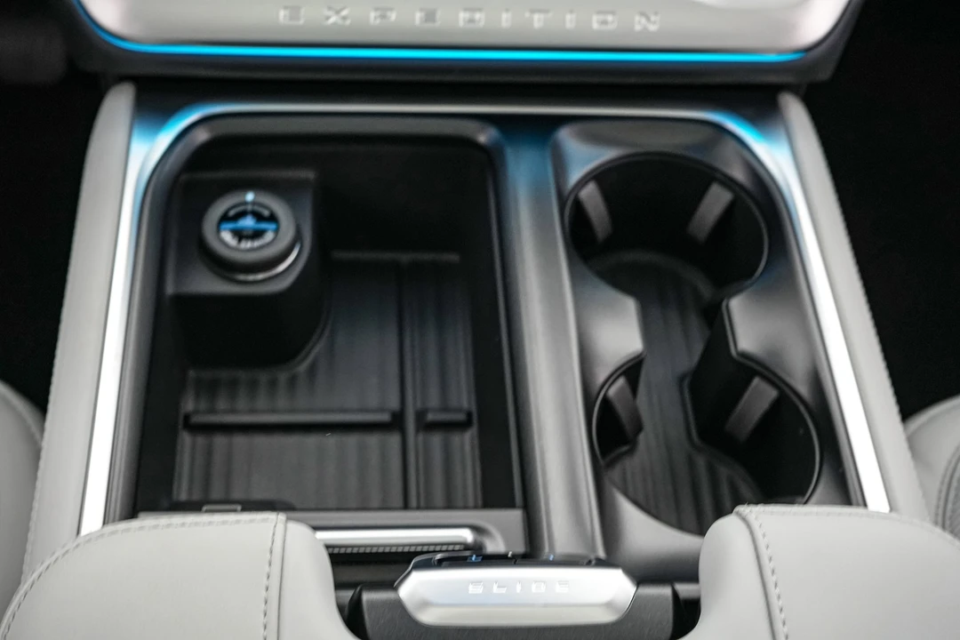 2026 Ford Expedition 5th Gen - Image 19 of 21
