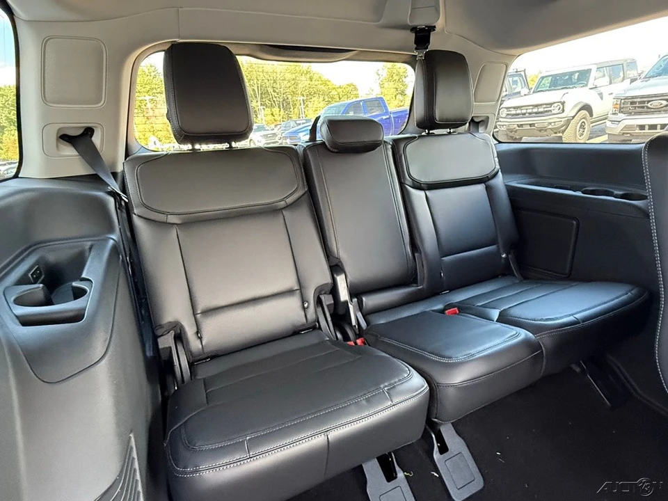 2026 Ford Expedition 5th Gen - Image 18 of 21