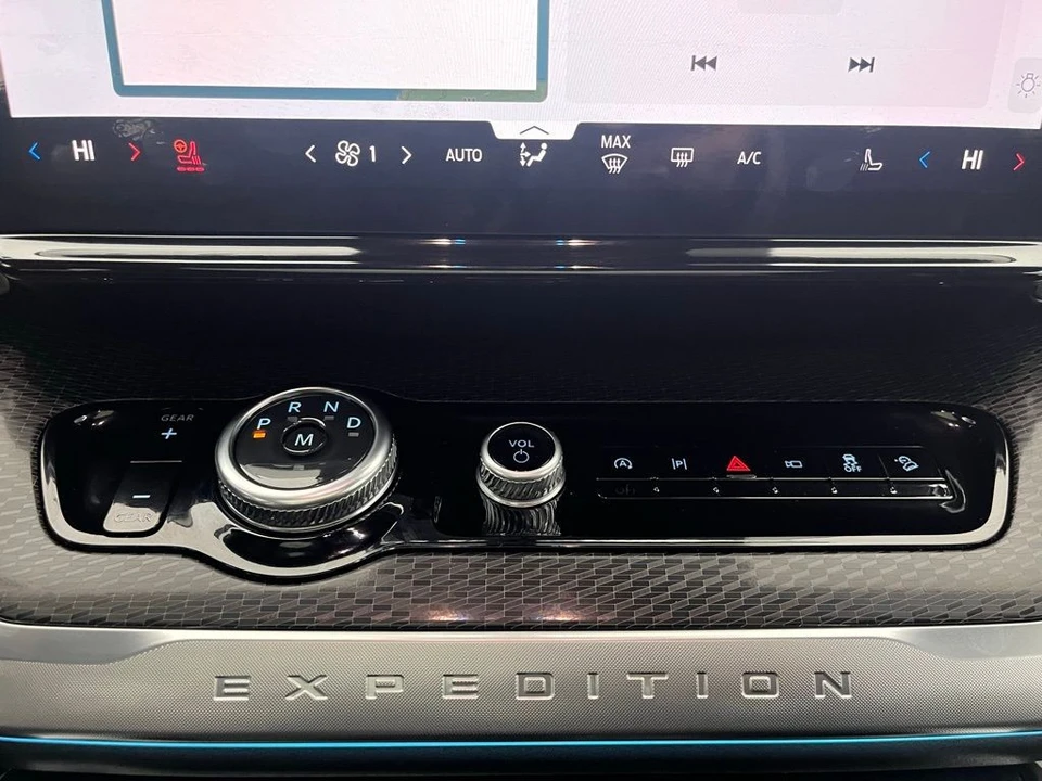 2026 Ford Expedition 5th Gen - Image 4 of 12