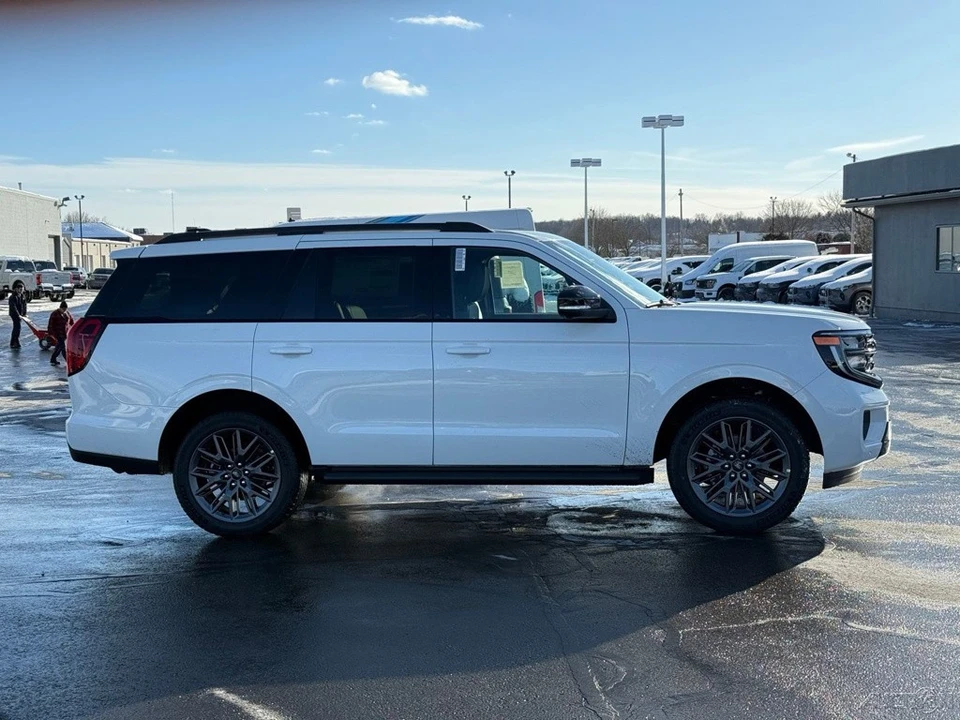 2026 Ford Expedition 5th Gen - Image 7 of 12