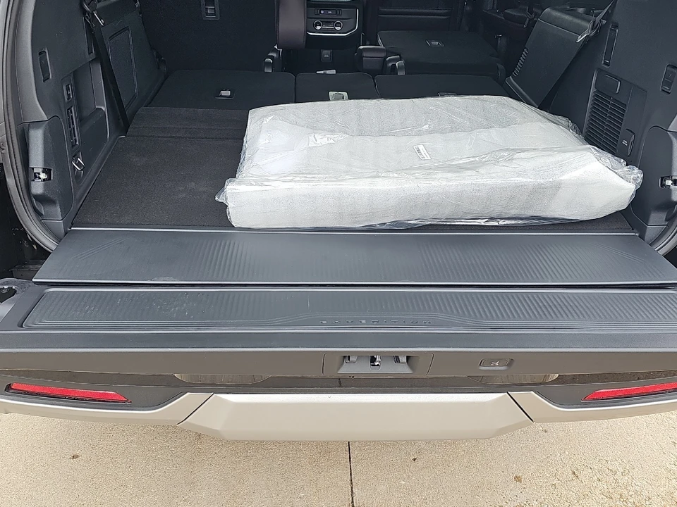 2026 Ford Expedition 5th Gen - Image 15 of 21