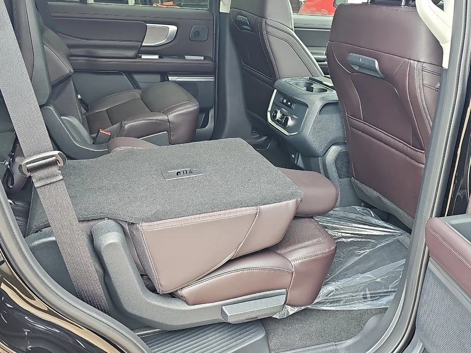 2026 Ford Expedition 5th Gen - Image 10 of 21
