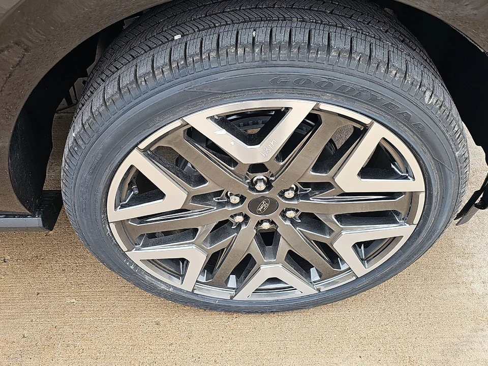 2026 Ford Expedition 5th Gen - Image 4 of 21
