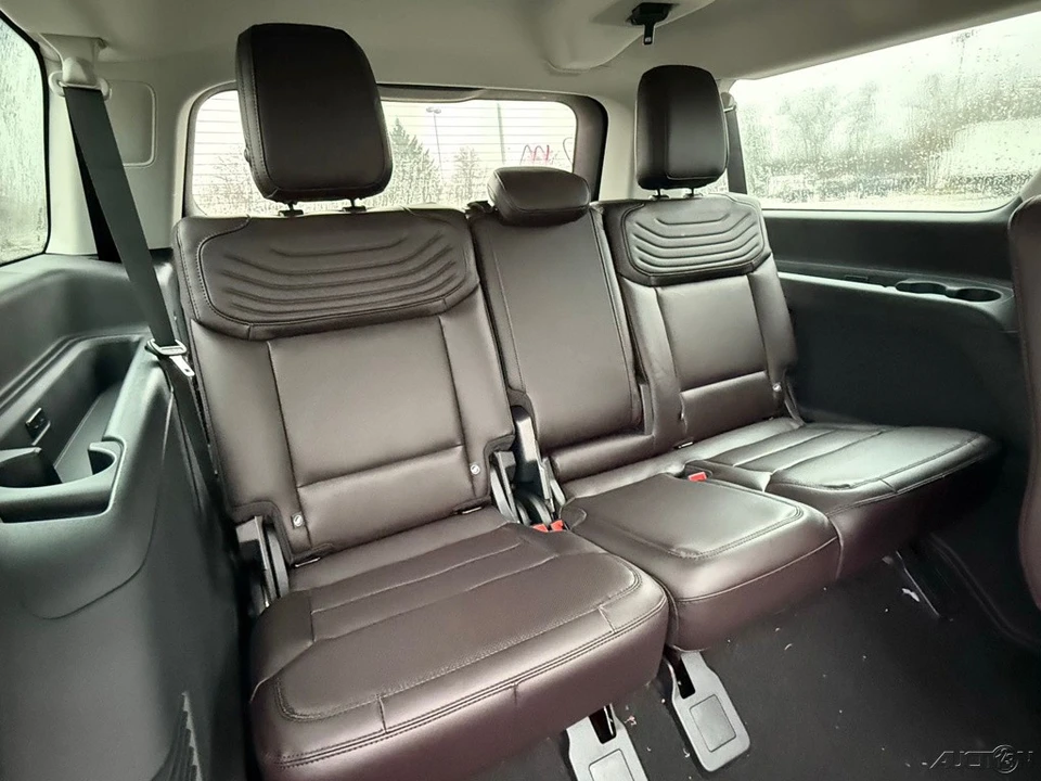 2026 Ford Expedition 5th Gen - Image 18 of 21