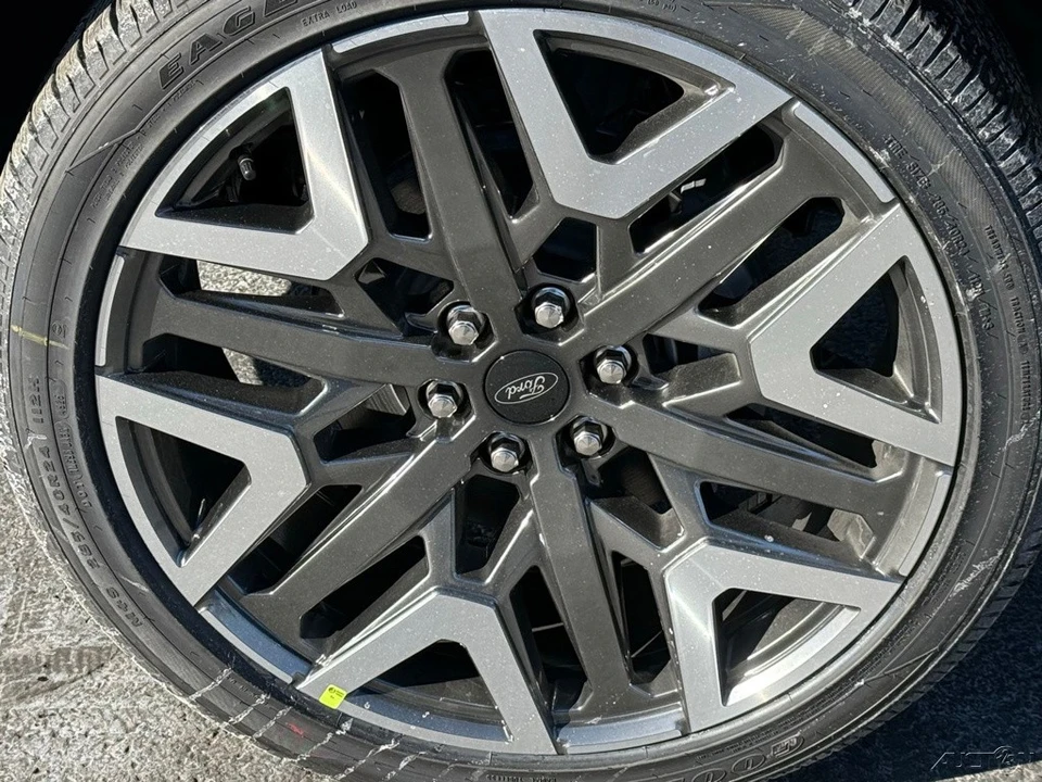 2026 Ford Expedition 5th Gen - Image 13 of 21