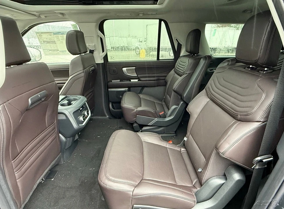 2026 Ford Expedition 5th Gen - Image 17 of 21