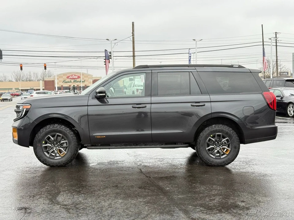 2026 Ford Expedition 5th Gen - Image 2 of 12