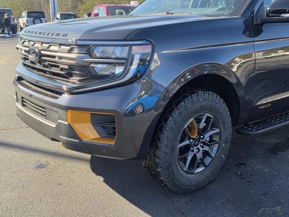 2026 Ford Expedition 5th Gen - Image 9 of 20