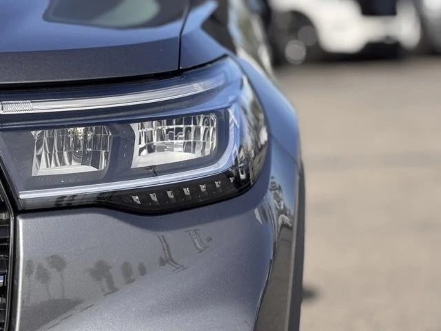 2026 Ford Explorer 6th Gen - Image 8 of 12