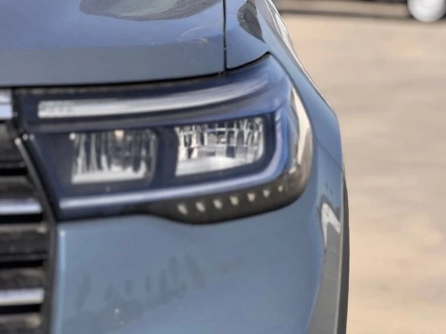 2026 Ford Explorer 6th Gen - Image 8 of 12