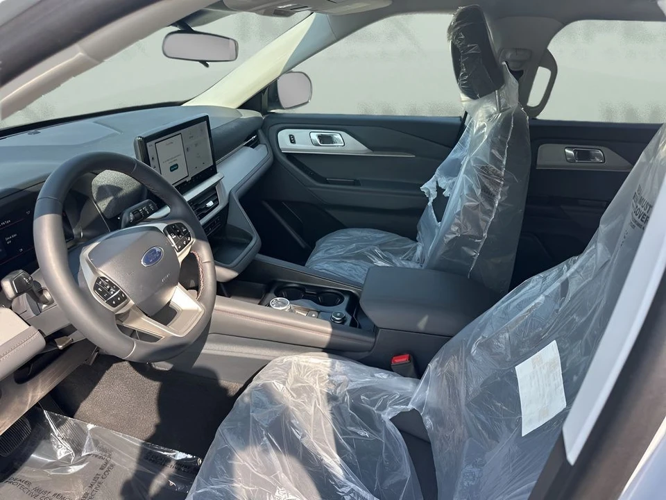2026 Ford Explorer 6th Gen - Image 11 of 21