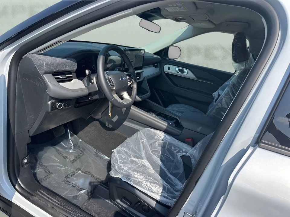 2026 Ford Explorer 6th Gen - Image 9 of 21