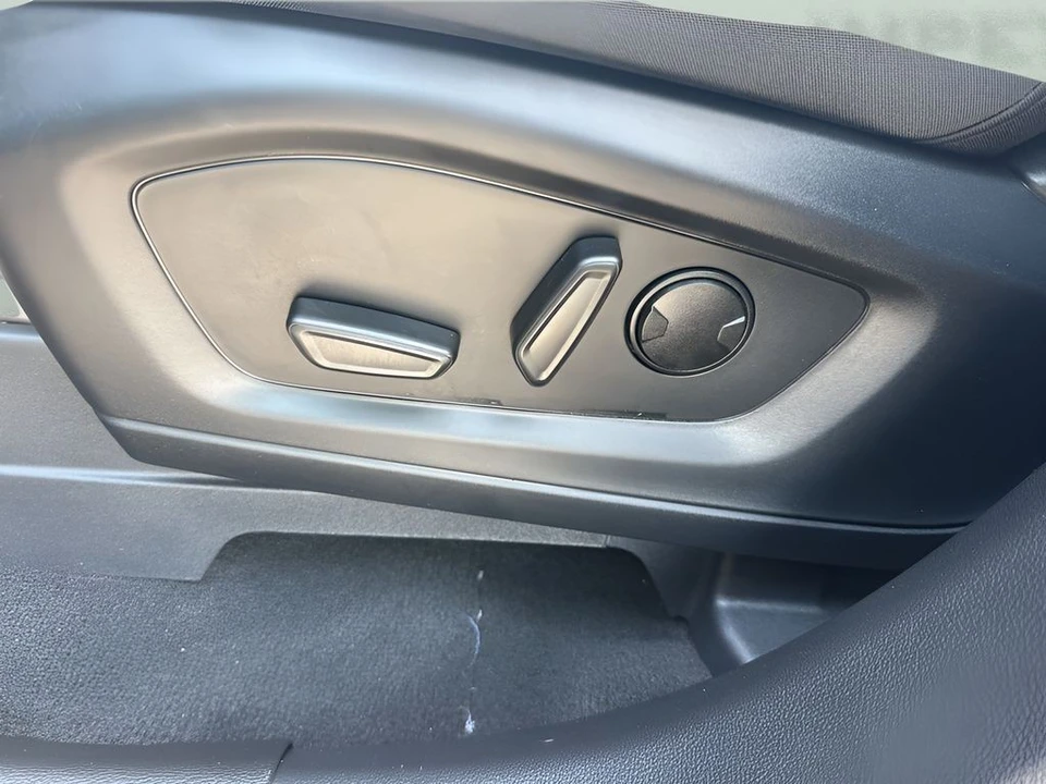 2026 Ford Explorer 6th Gen - Image 12 of 21