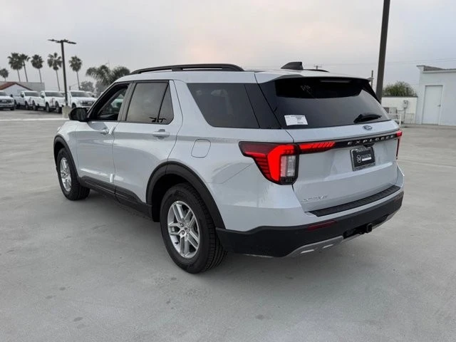2026 Ford Explorer 6th Gen - Image 10 of 12
