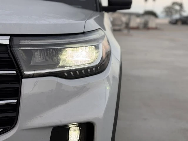 2026 Ford Explorer 6th Gen - Image 8 of 12
