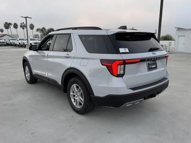 2026 Ford Explorer 6th Gen - Image 10 of 12