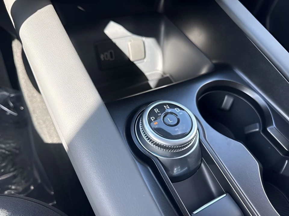 2026 Ford Explorer 6th Gen - Image 16 of 21