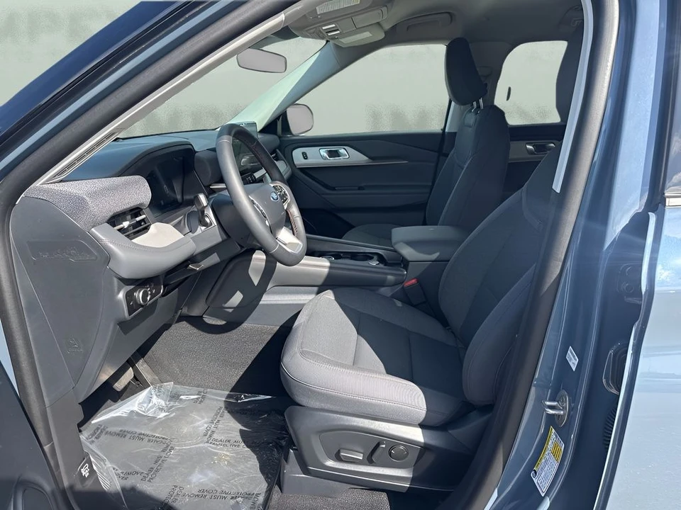 2026 Ford Explorer 6th Gen - Image 9 of 21