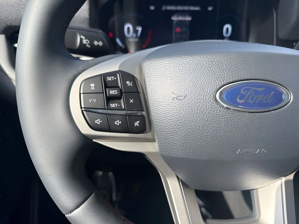 2026 Ford Explorer 6th Gen - Image 14 of 21