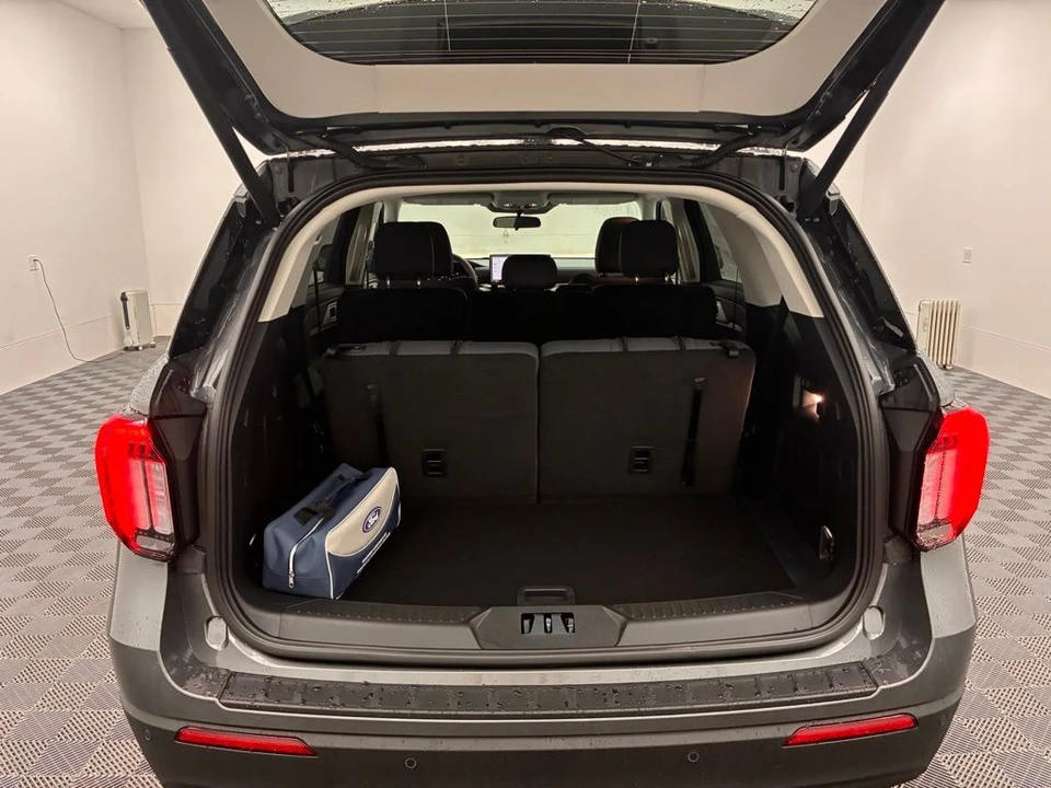 2026 Ford Explorer 6th Gen - Image 9 of 12