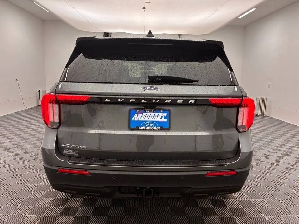 2026 Ford Explorer 6th Gen - Image 8 of 12