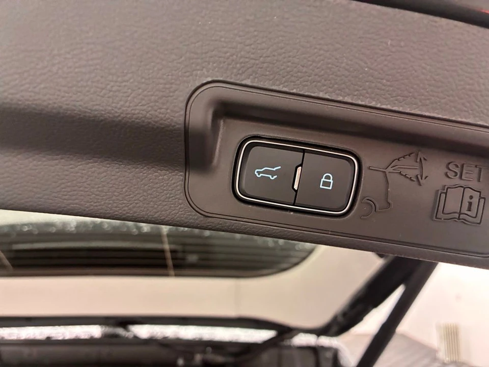 2026 Ford Explorer 6th Gen - Image 10 of 12