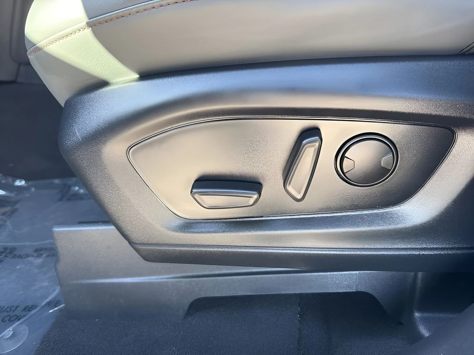 2026 Ford Explorer 6th Gen - Image 10 of 21