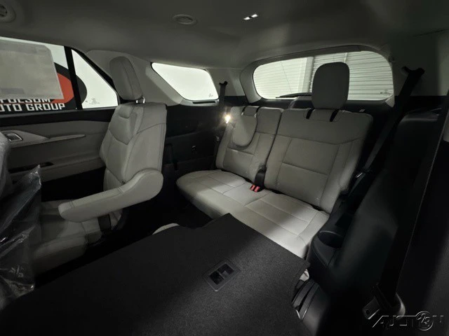 2026 Ford Explorer 6th Gen - Image 11 of 12