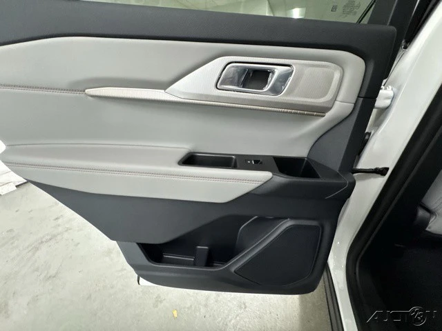 2026 Ford Explorer 6th Gen - Image 8 of 12