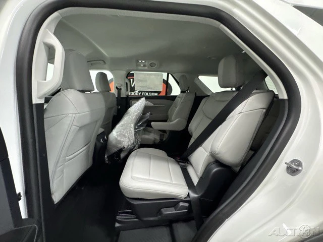 2026 Ford Explorer 6th Gen - Image 10 of 12