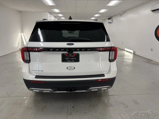 2026 Ford Explorer 6th Gen - Image 5 of 12