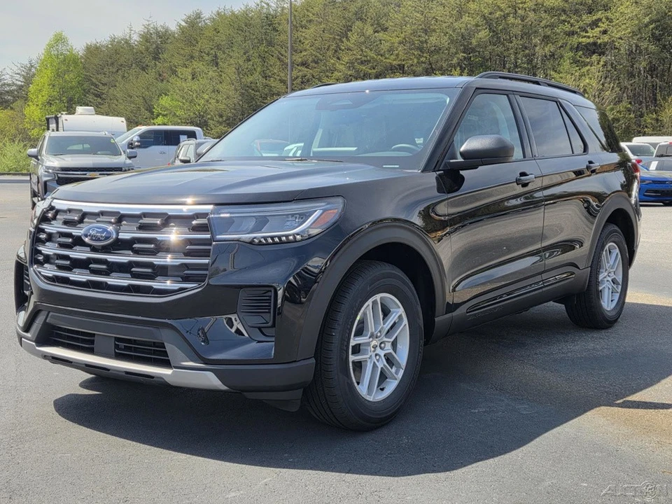 2026 Ford Explorer 6th Gen - Image 10 of 21