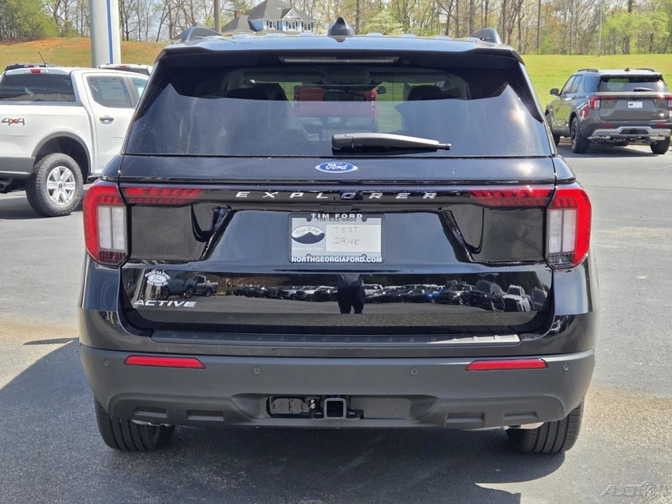 2026 Ford Explorer 6th Gen - Image 18 of 21
