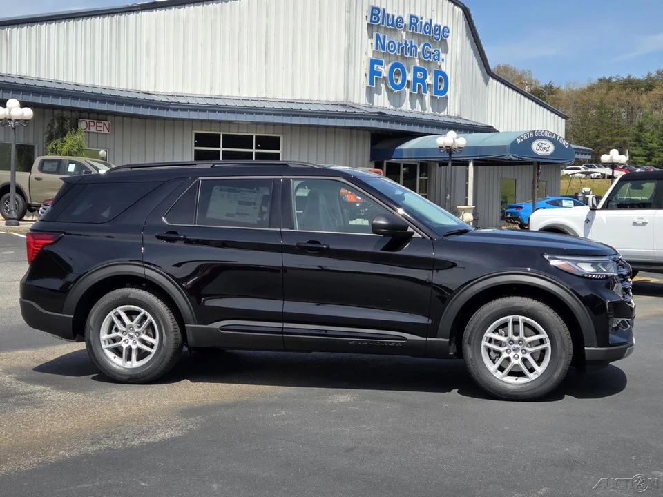 2026 Ford Explorer 6th Gen - Image 15 of 21