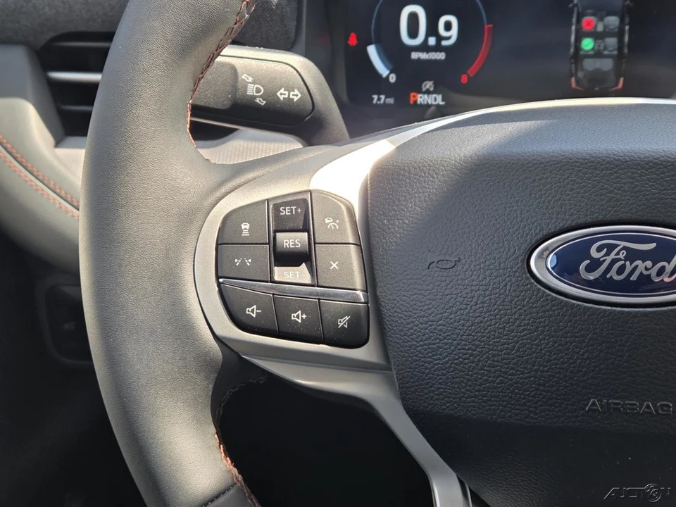 2026 Ford Explorer 6th Gen - Image 19 of 21