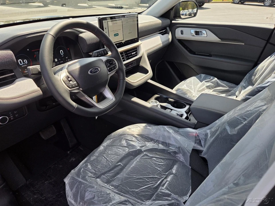 2026 Ford Explorer 6th Gen - Image 6 of 21