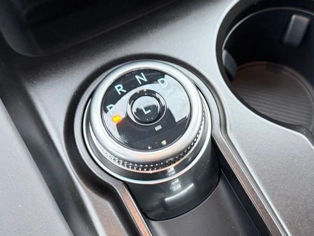 2026 Ford Explorer 6th Gen - Image 27 of 31