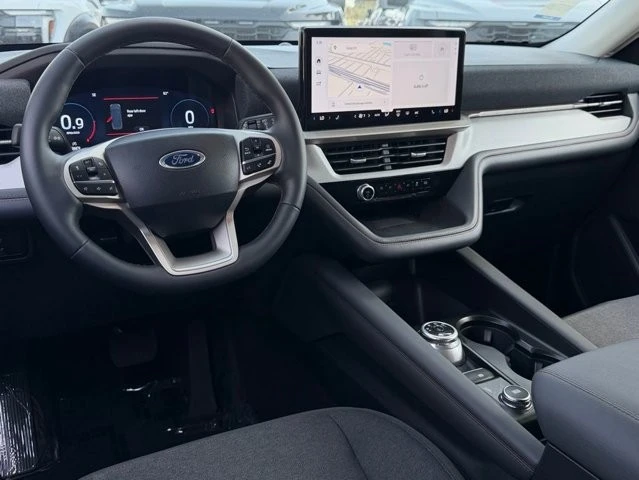 2026 Ford Explorer 6th Gen - Image 28 of 31